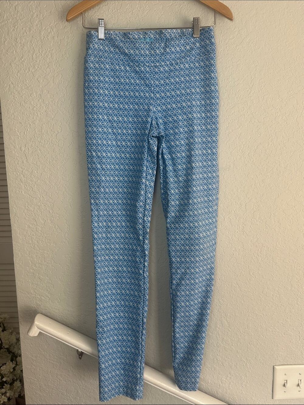 J. McLaughlin Blue White Geo Stretchy Pullon Pants Preppy Ankle Size 2